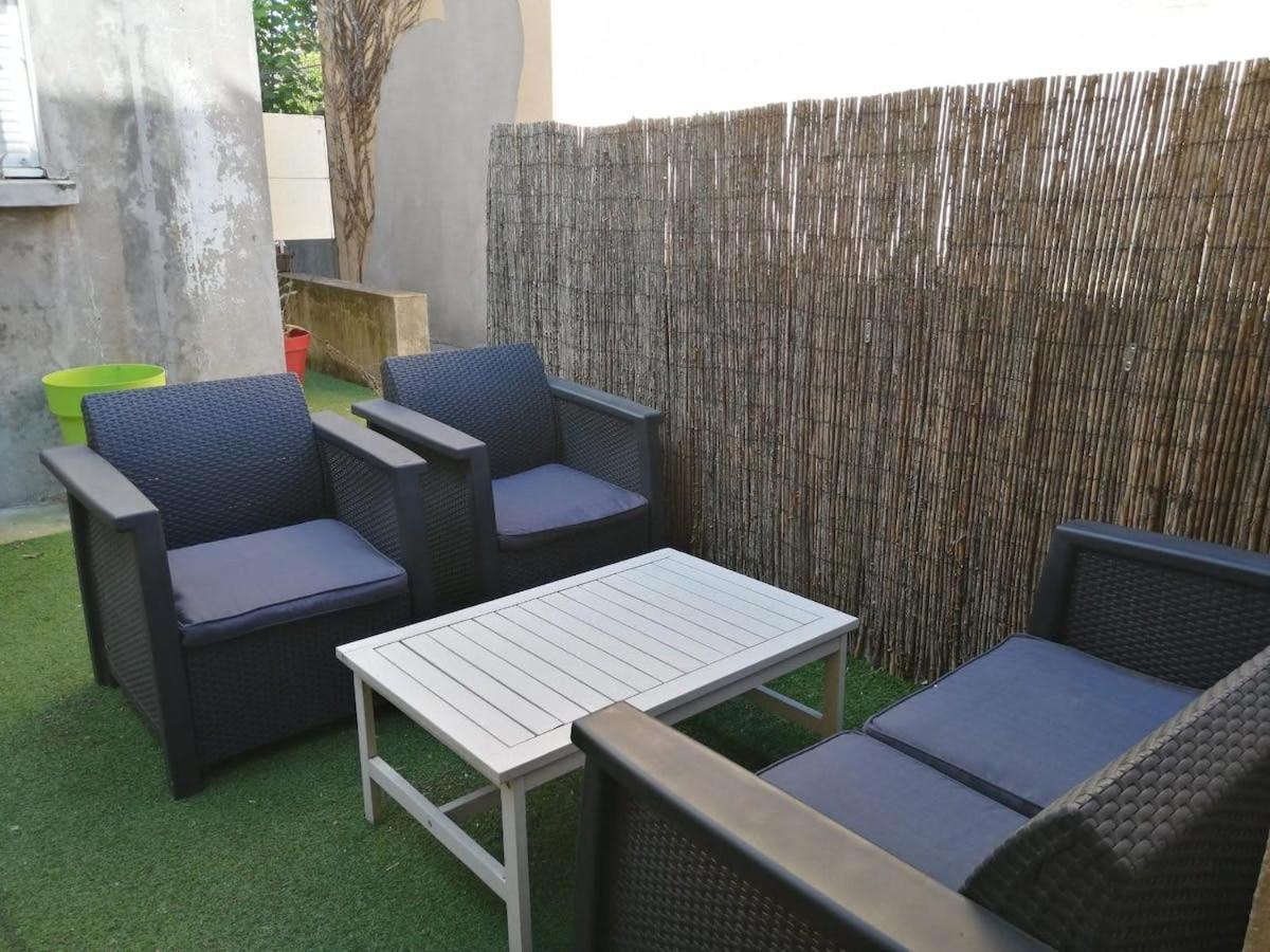 Appartement Cosy studio avec grande terrasse de 25 m2 à Romainville Extérieur photo
